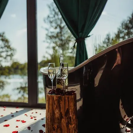 Dom Nad Jeziorem Mazury - Pod Napięciem *