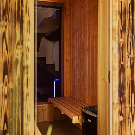 Willa Dom Nad Jeziorem Mazury - Pod Napięciem *